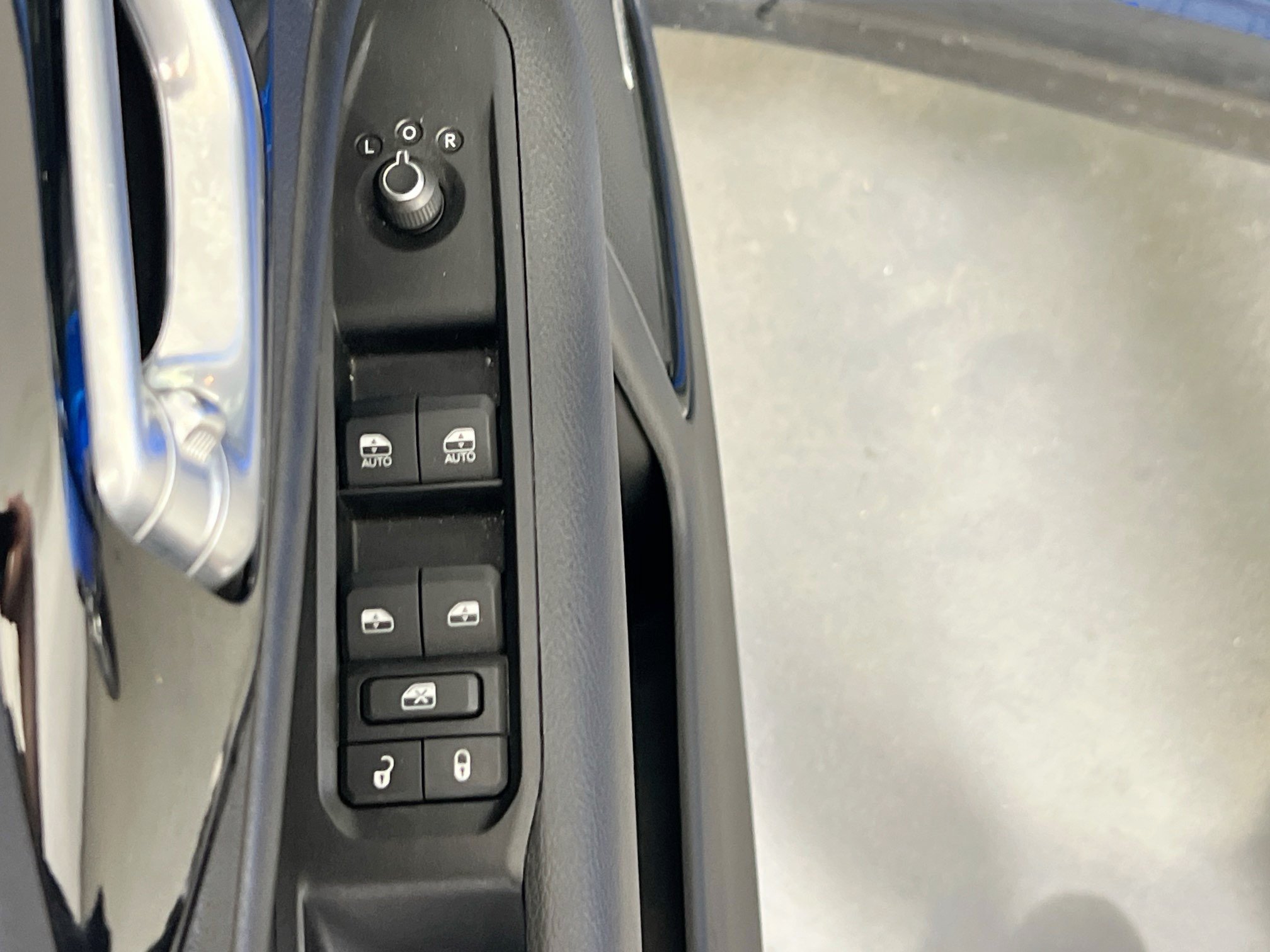 Used 2022 Jeep Compass Trailhawk w/ Sun and Sound Group AWD/4WD image 17