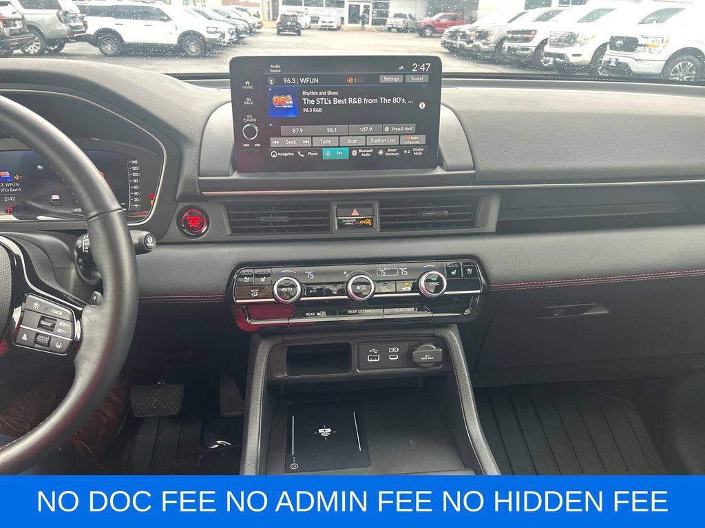 Used 2025 Honda Pilot Black Edition image 20