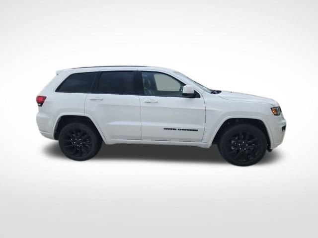 Used 2018 Jeep Grand Cherokee Altitude image 3