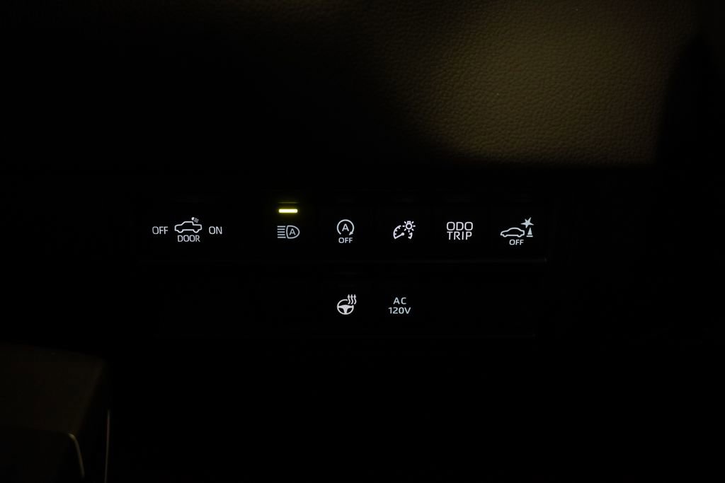 Used 2025 Toyota Tundra Limited image 43