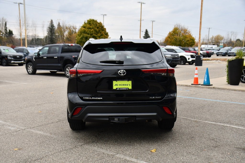 Used 2023 Toyota Highlander XLE image 5