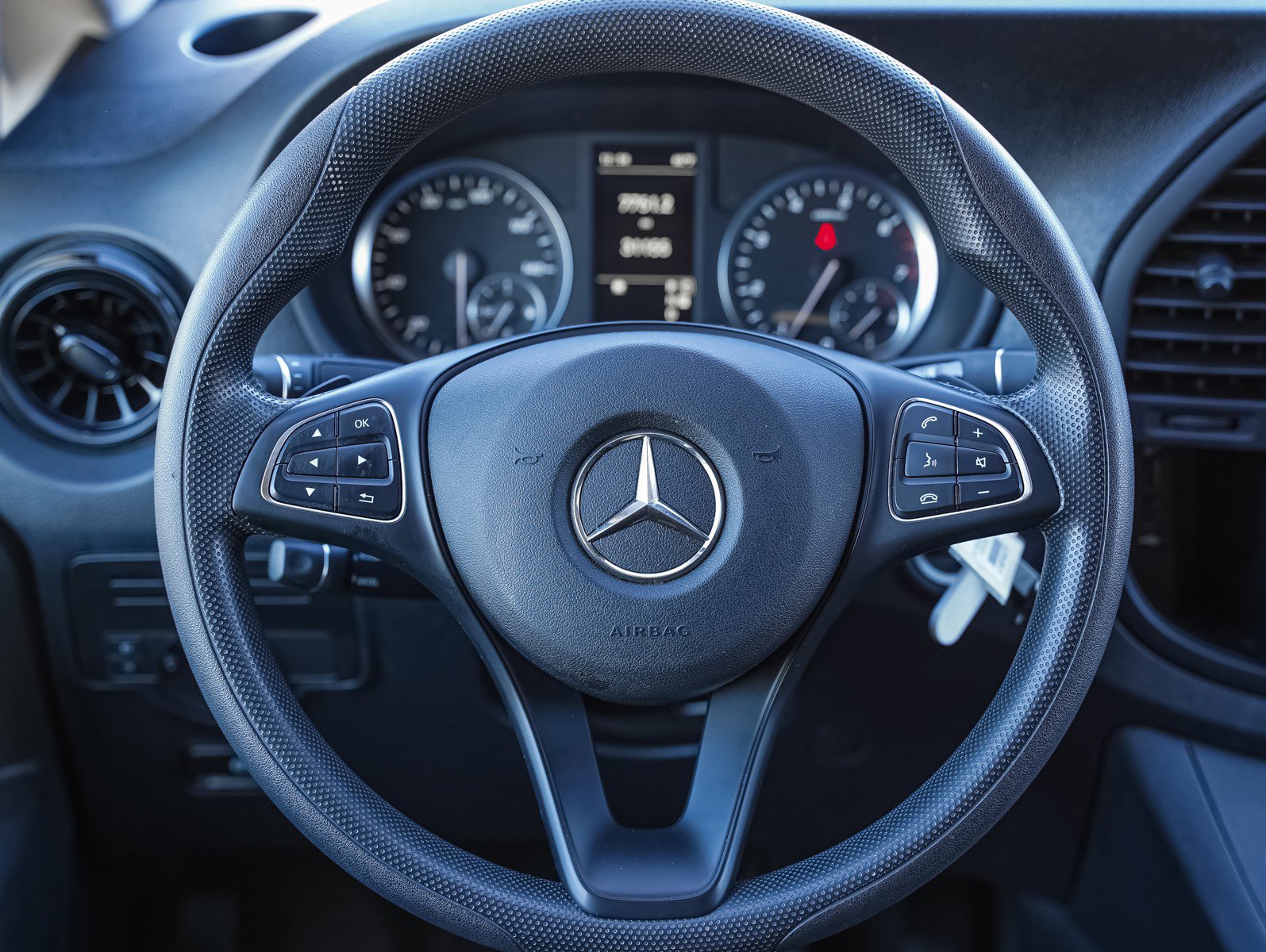 Used 2023 Mercedes-Benz Metris image 17