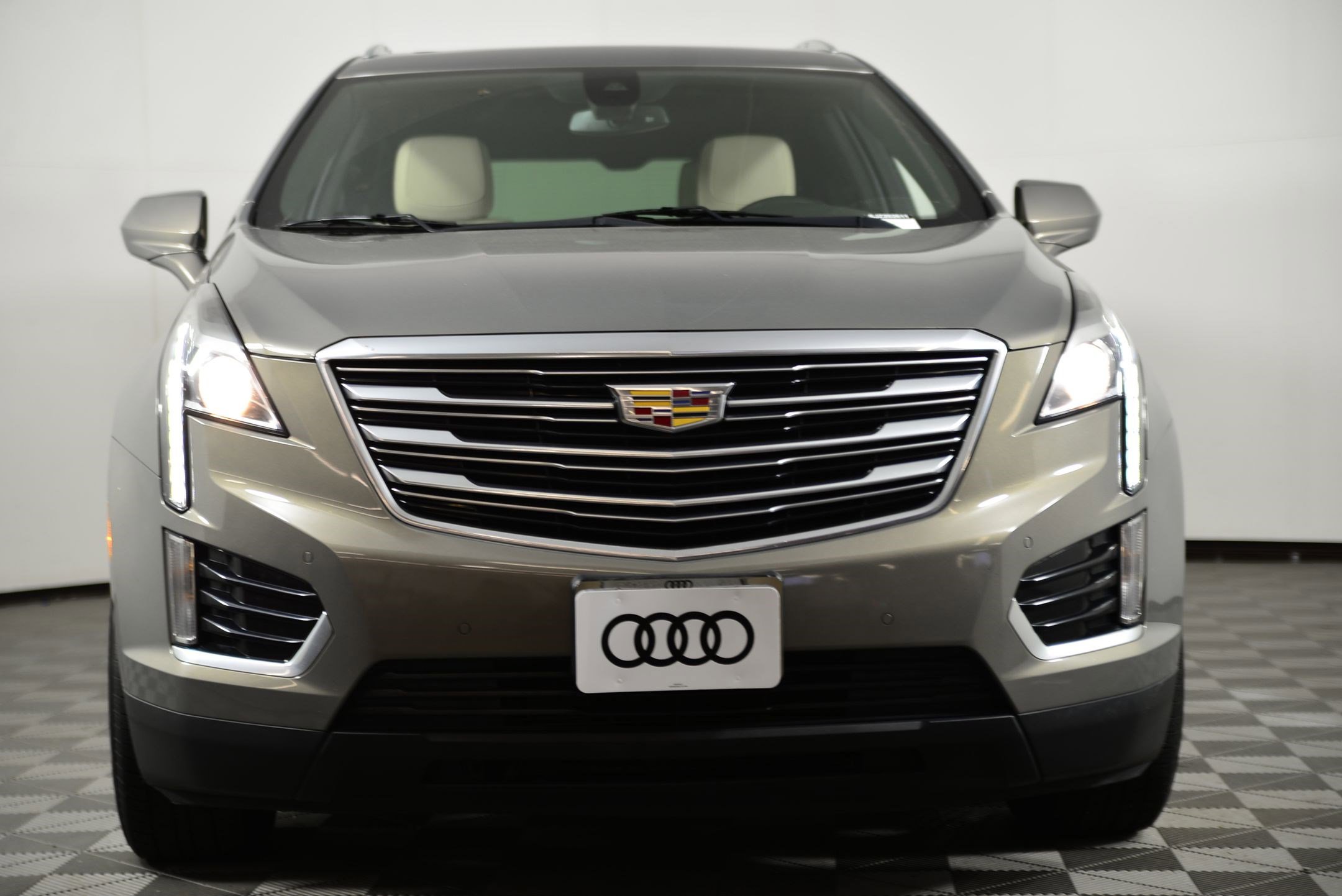 Used 2018 Cadillac XT5 Luxury w/ Driver Awareness Package image 5