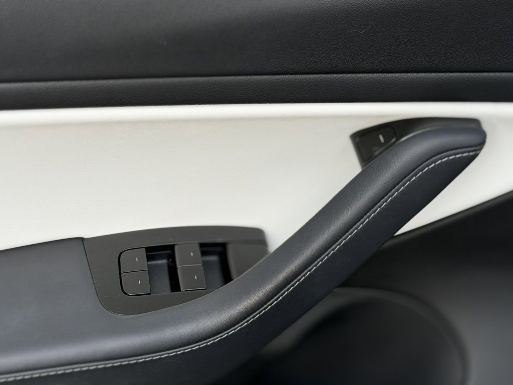 Used 2020 Tesla Model 3 Standard Range Plus image 29