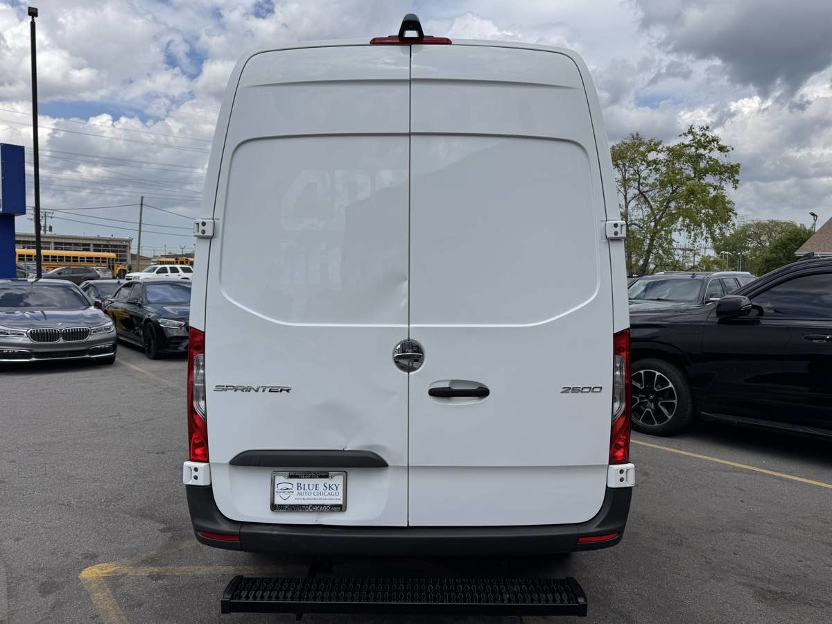 Used 2021 Freightliner Sprinter 2500 RWD image 6