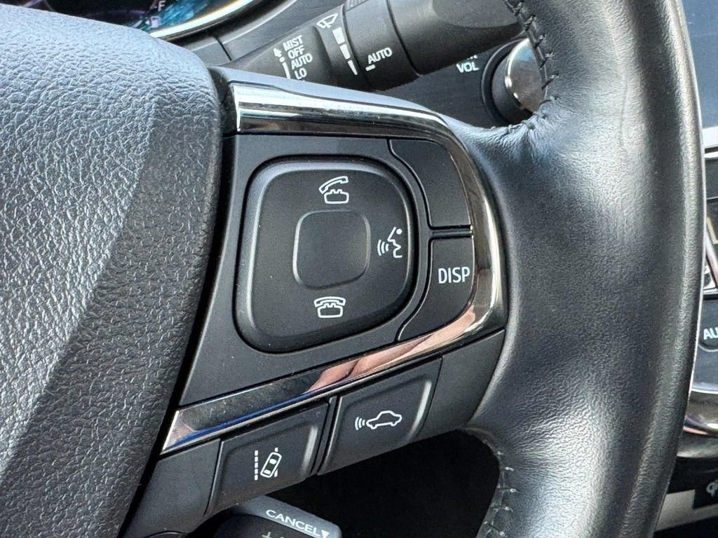 Used 2018 Toyota Avalon Limited FWD image 28
