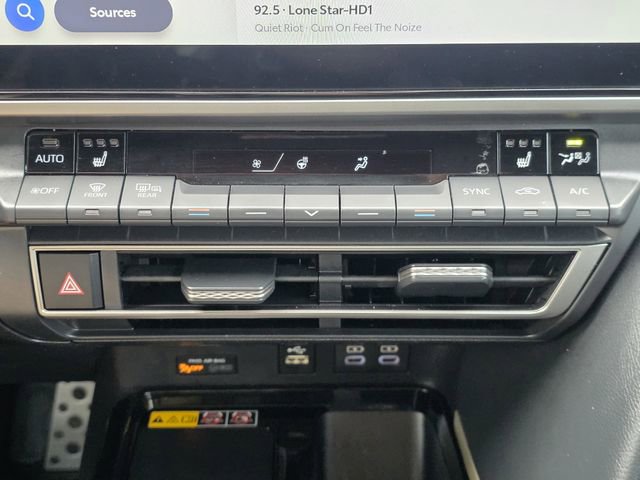 Used 2025 Toyota Camry XSE FWD image 17