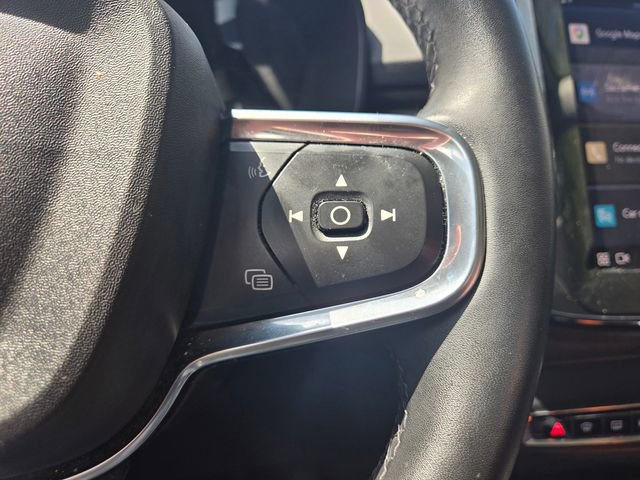 Used 2023 Volvo XC40 B5 Plus AWD/4WD image 18