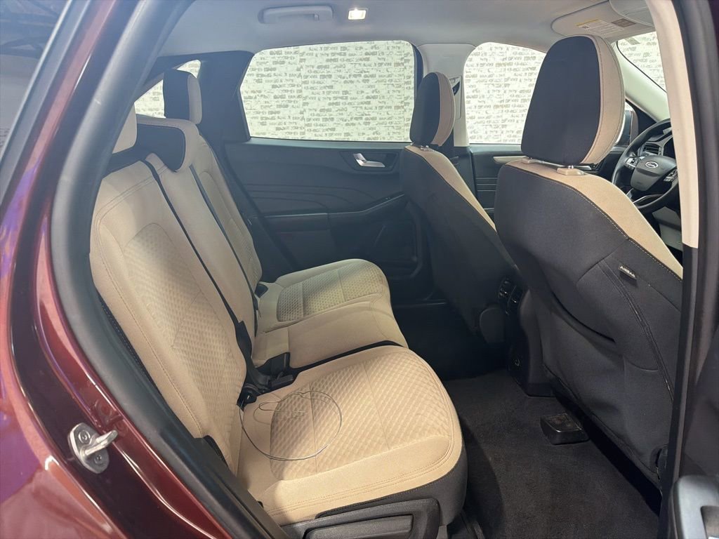 Used 2021 Ford Escape SE image 12