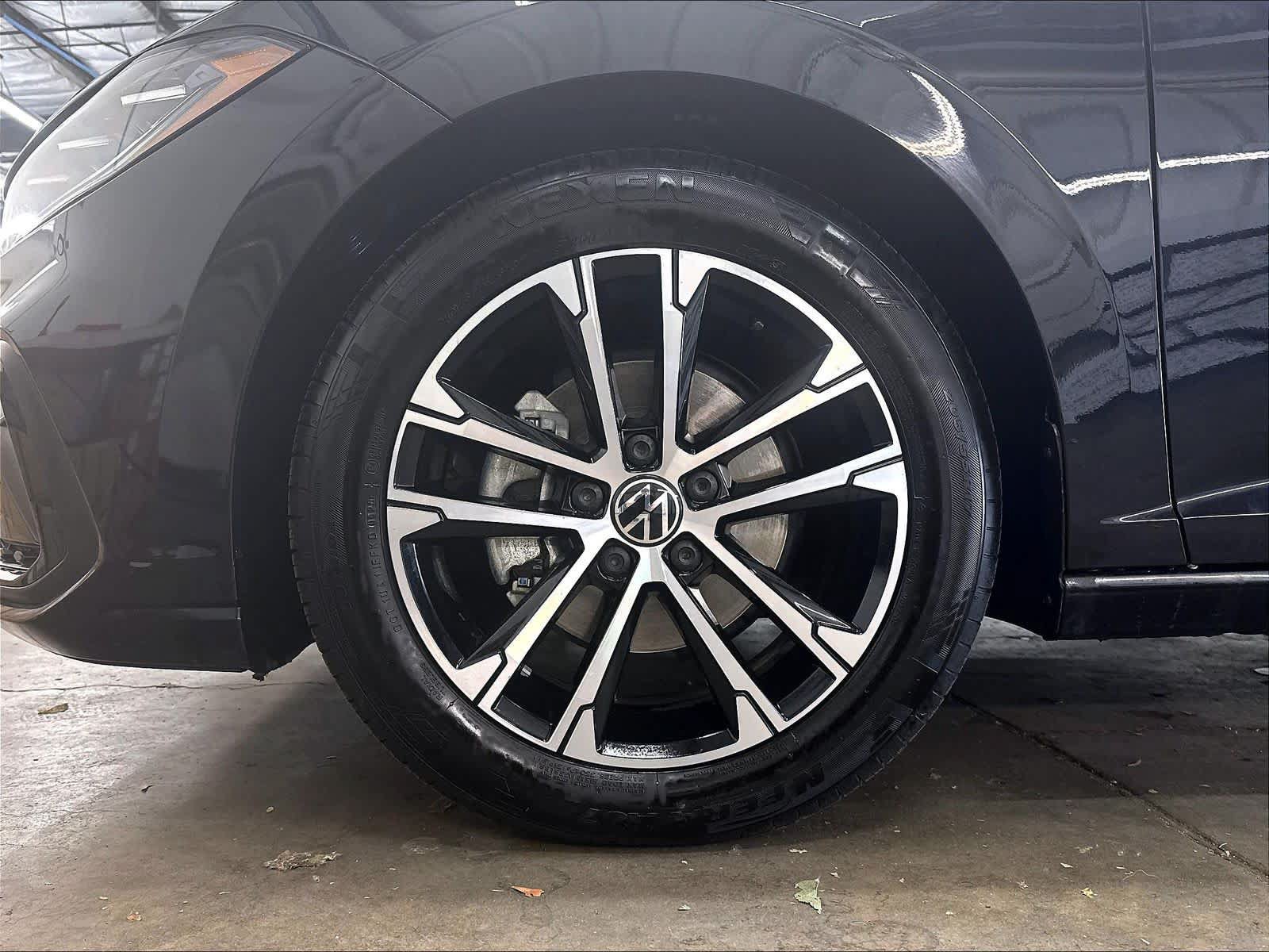 Used 2026 Volkswagen Jetta Sport FWD image 32