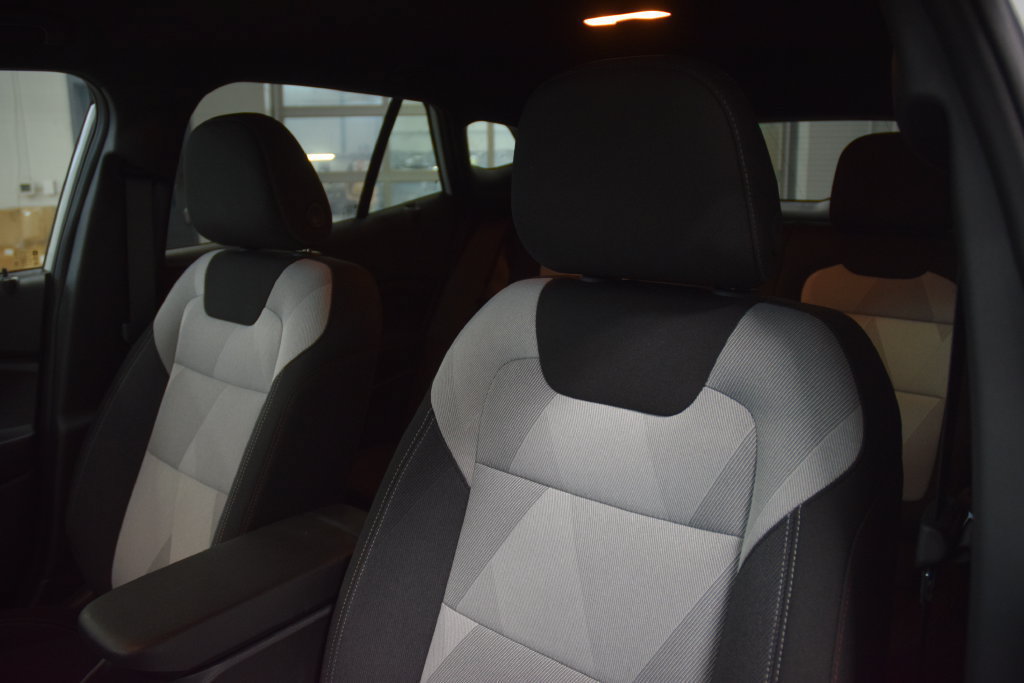 New 2026 Chevrolet Trax RS FWD image 38