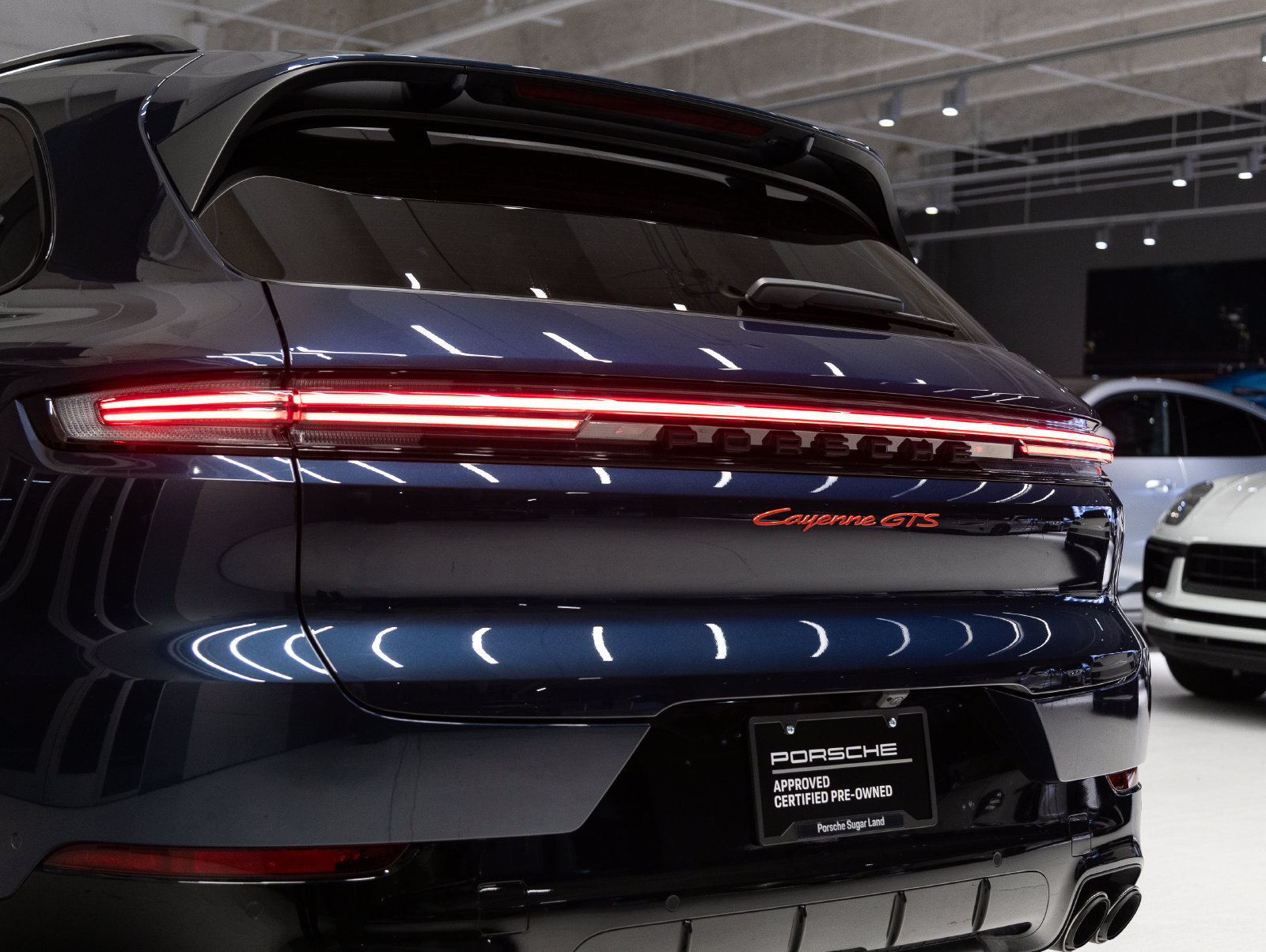 Certified 2025 Porsche Cayenne GTS AWD/4WD image 31