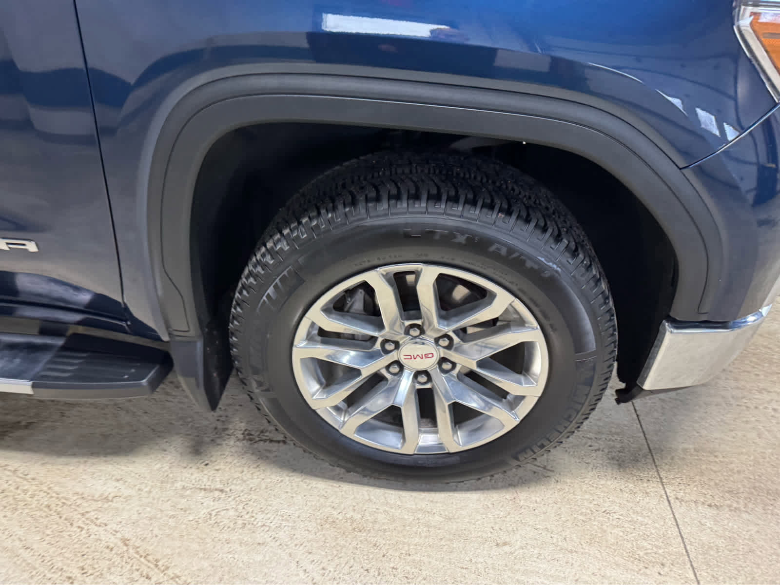 Used 2019 GMC Sierra 1500 SLT w/ SLT Premium Package image 7