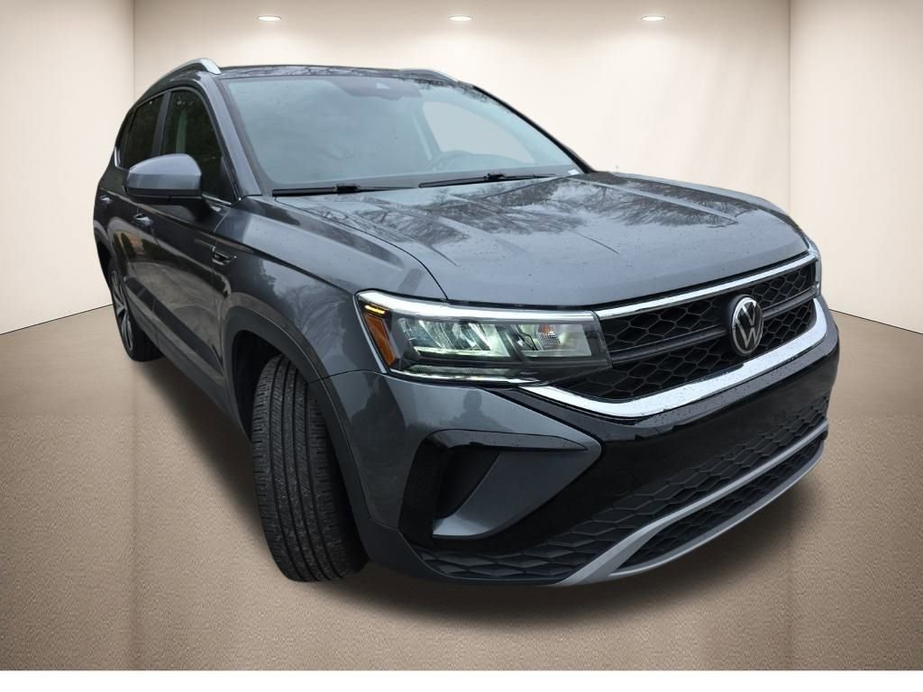 Used 2024 Volkswagen Taos SE image 8