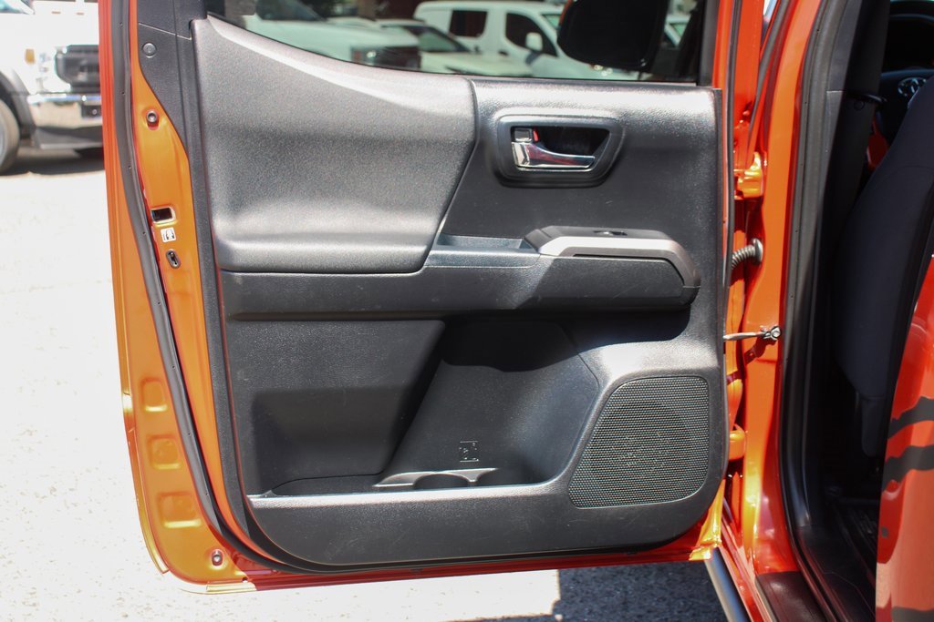 Used 2017 Toyota Tacoma TRD Sport image 30