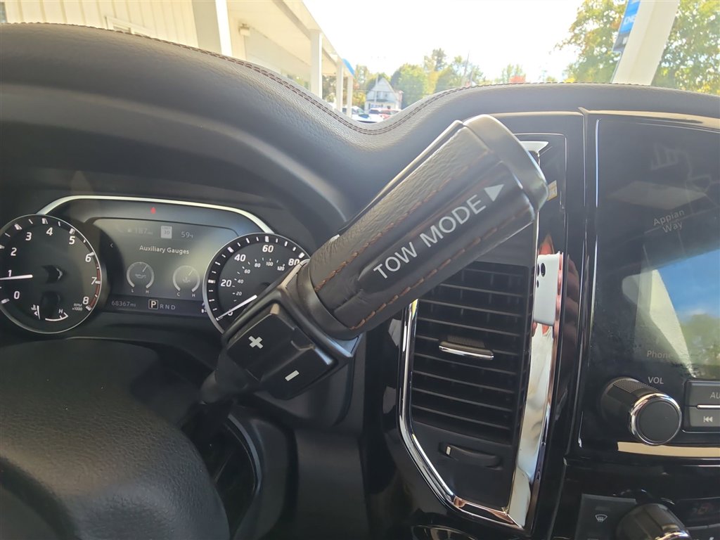 Used 2021 Nissan Titan Platinum Reserve w/ Moonroof Package image 16