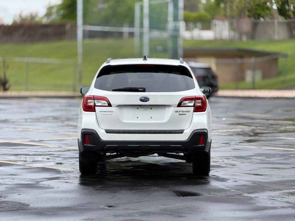 Used 2018 Subaru Outback 3.6R Touring AWD/4WD image 6
