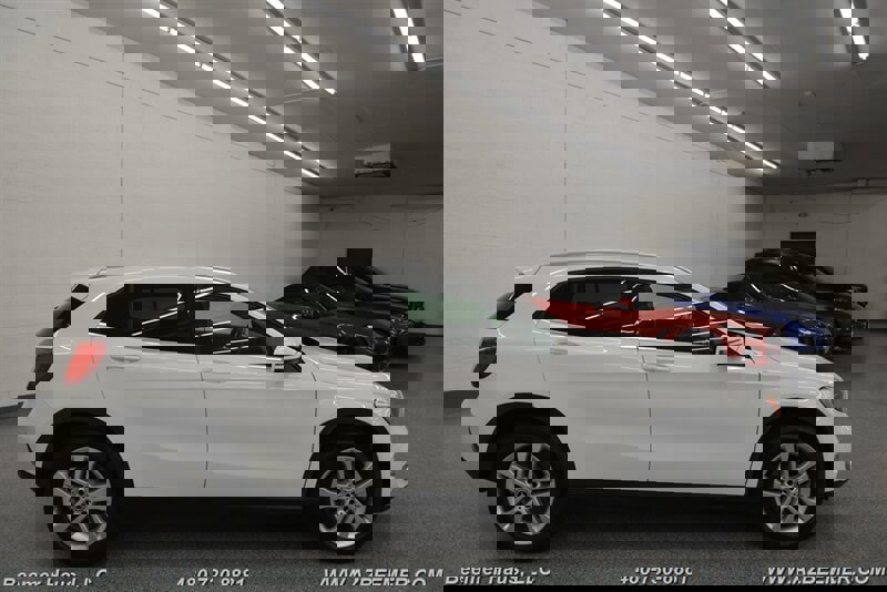 Used 2018 Mercedes-Benz GLA 250 4MATIC w/ Premium Package image 9