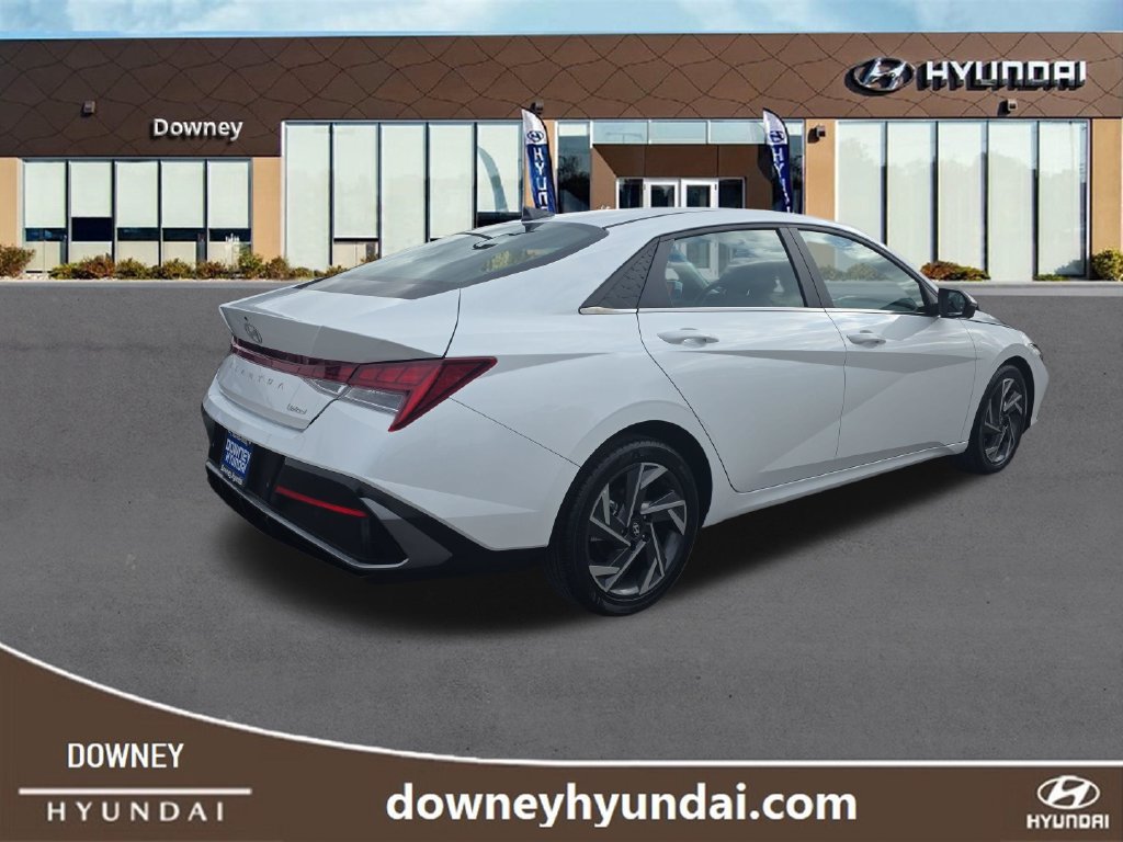 Used 2024 Hyundai Elantra Limited FWD image 5