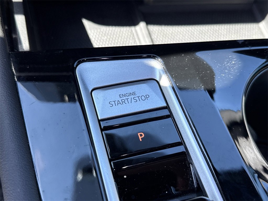 Used 2024 Volkswagen Atlas Cross Sport SEL R-Line image 18