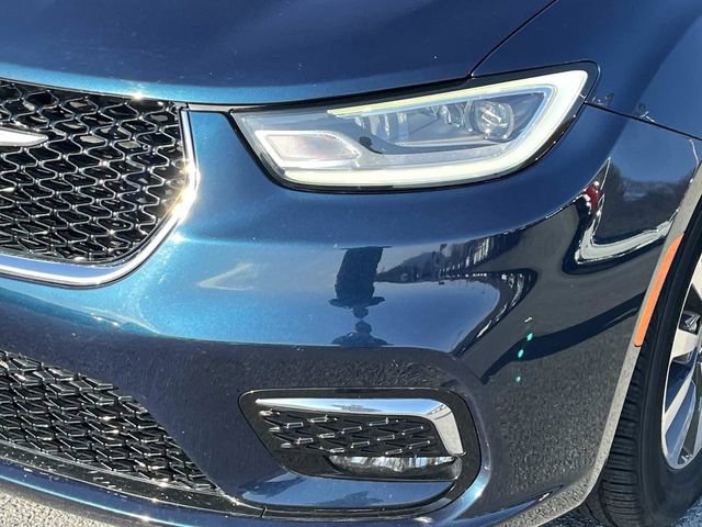 Used 2024 Chrysler Pacifica Limited FWD image 13