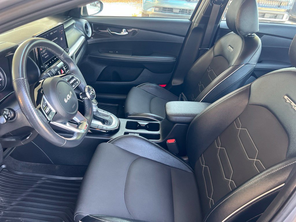 Certified 2024 Kia Forte GT-Line FWD image 4