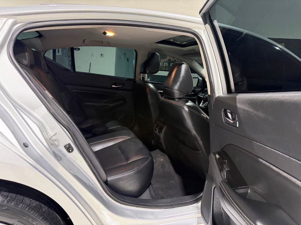 Used 2020 Nissan Altima 2.5 SL FWD image 14