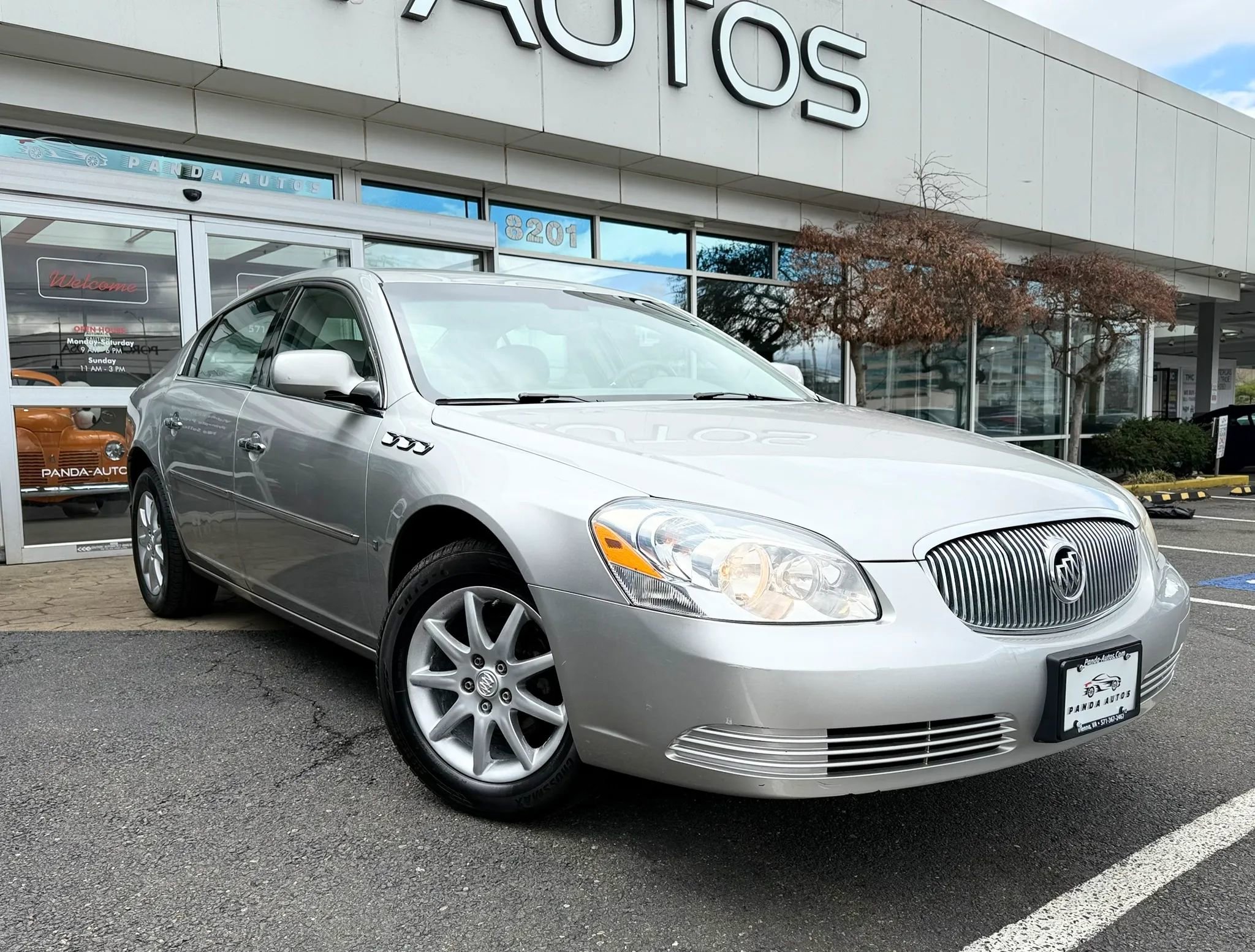 Used 2008 Buick Lucerne CXL w/ Driver Confidence Package image 1