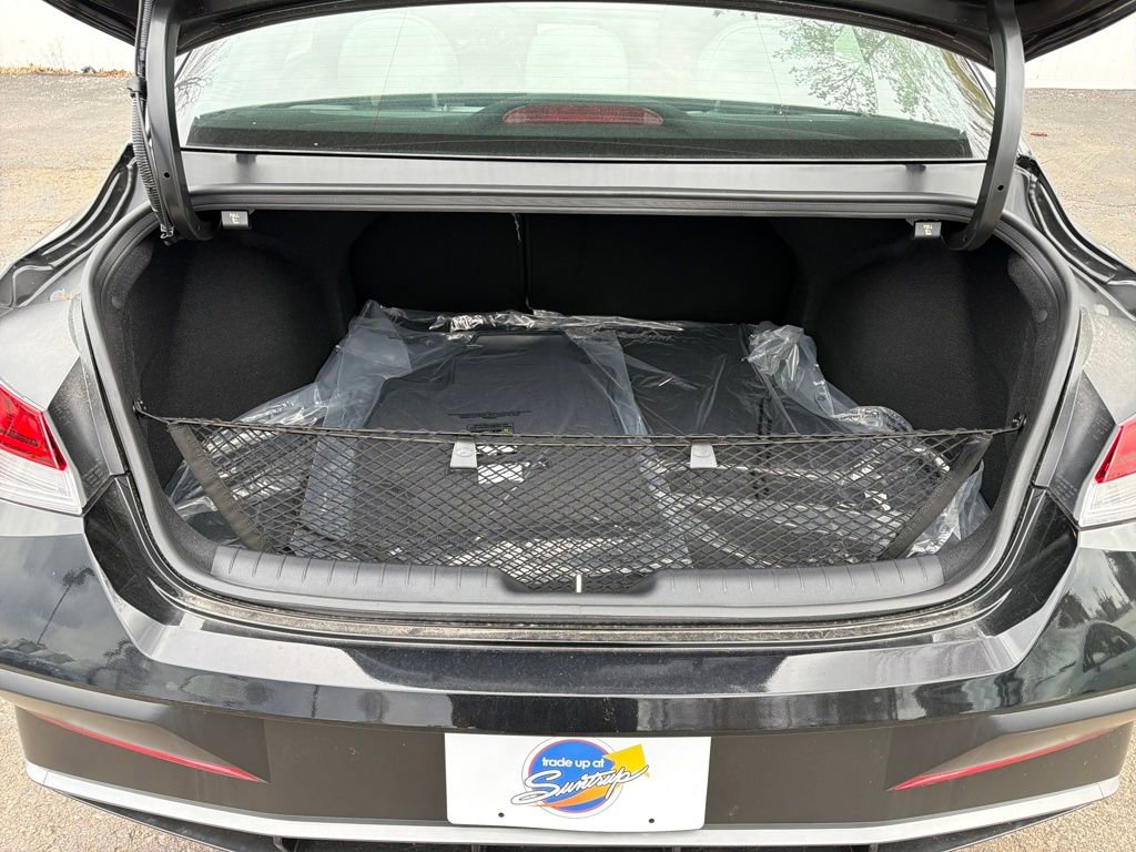 New 2025 Hyundai Elantra Limited image 25