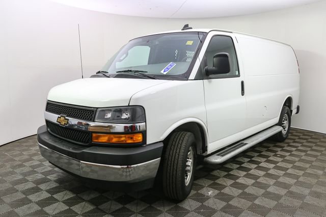Used 2024 Chevrolet Express 2500 w/ Driver Convenience Package RWD image 5