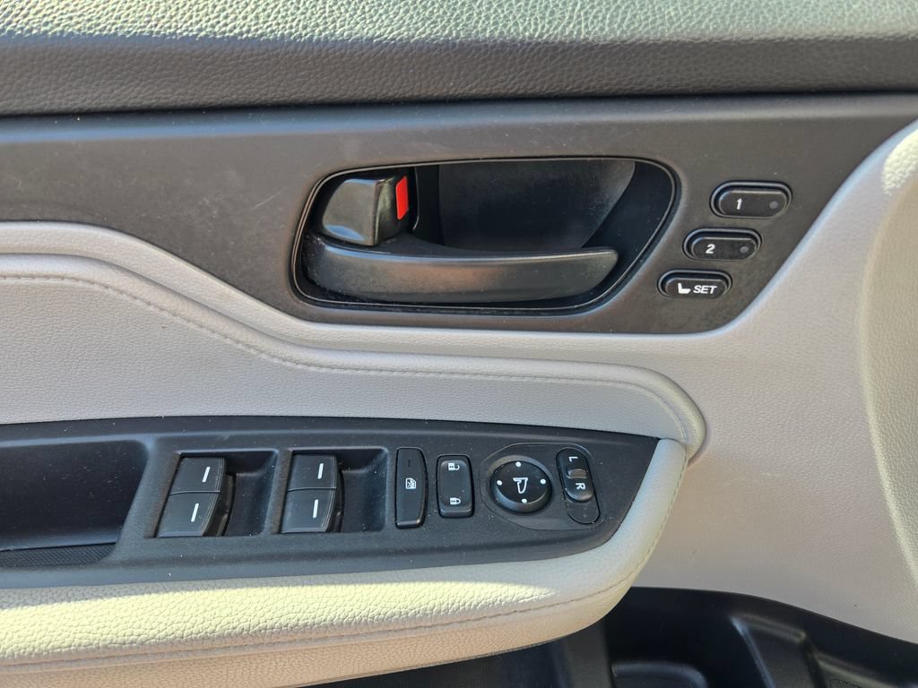 Used 2021 Honda Odyssey EX-L image 12