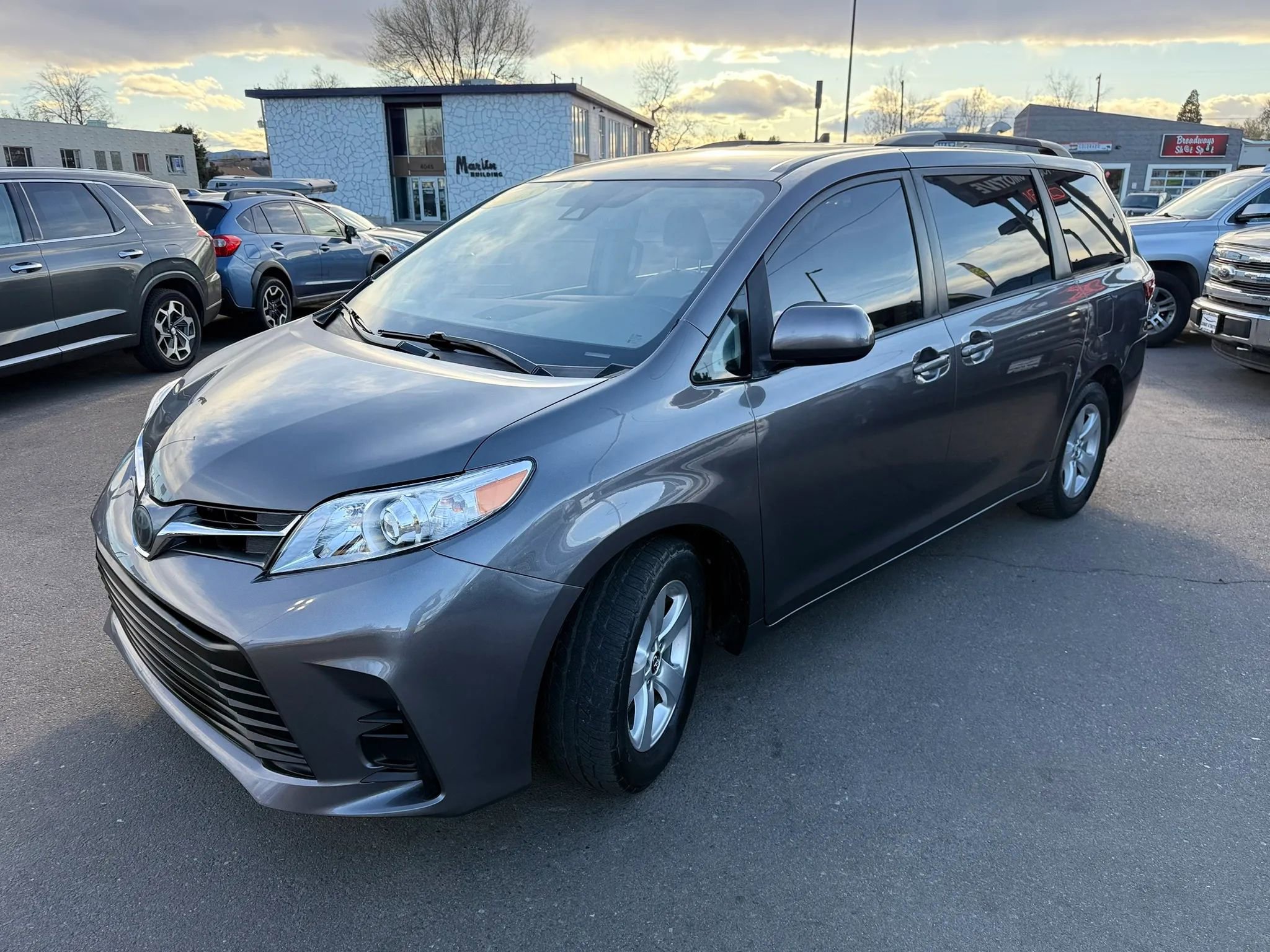 Used 2018 Toyota Sienna LE FWD image 5