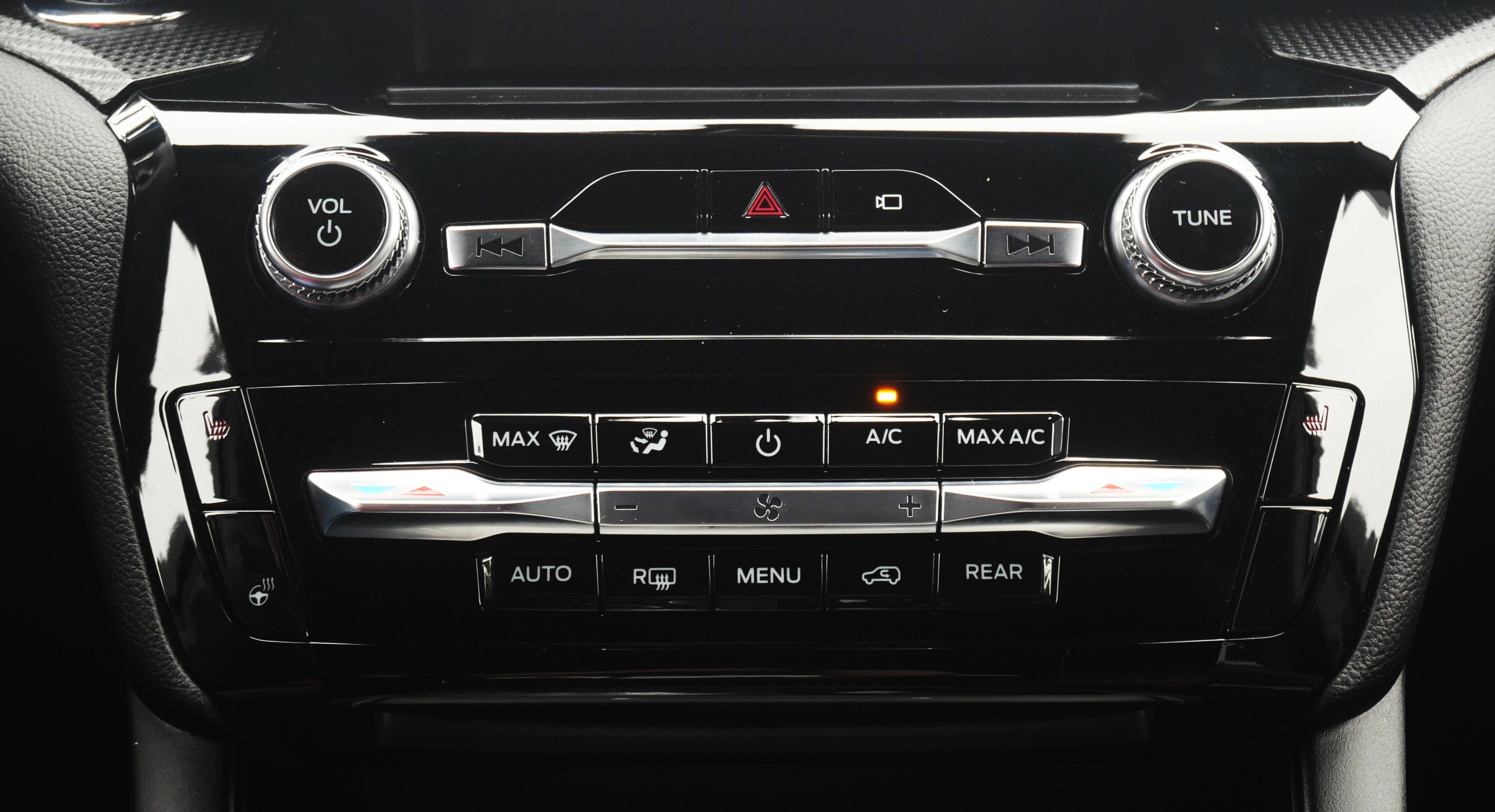 Used 2023 Ford Explorer ST-Line w/ Class IV Trailer Tow Package image 18