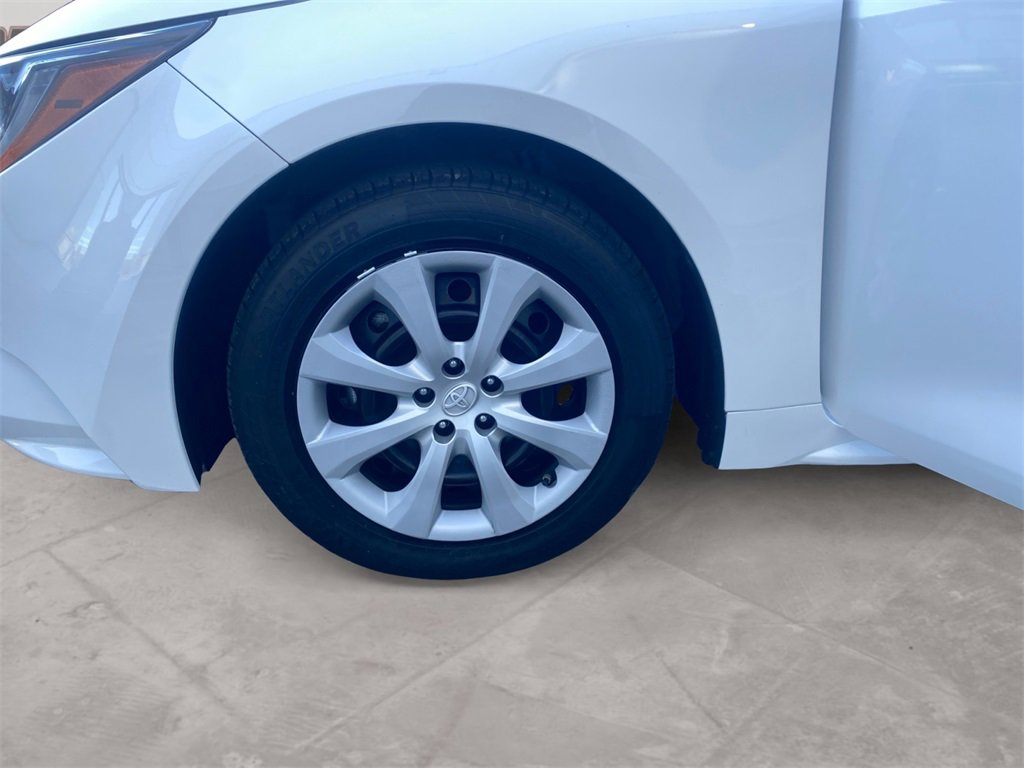 Used 2022 Toyota Corolla LE image 14