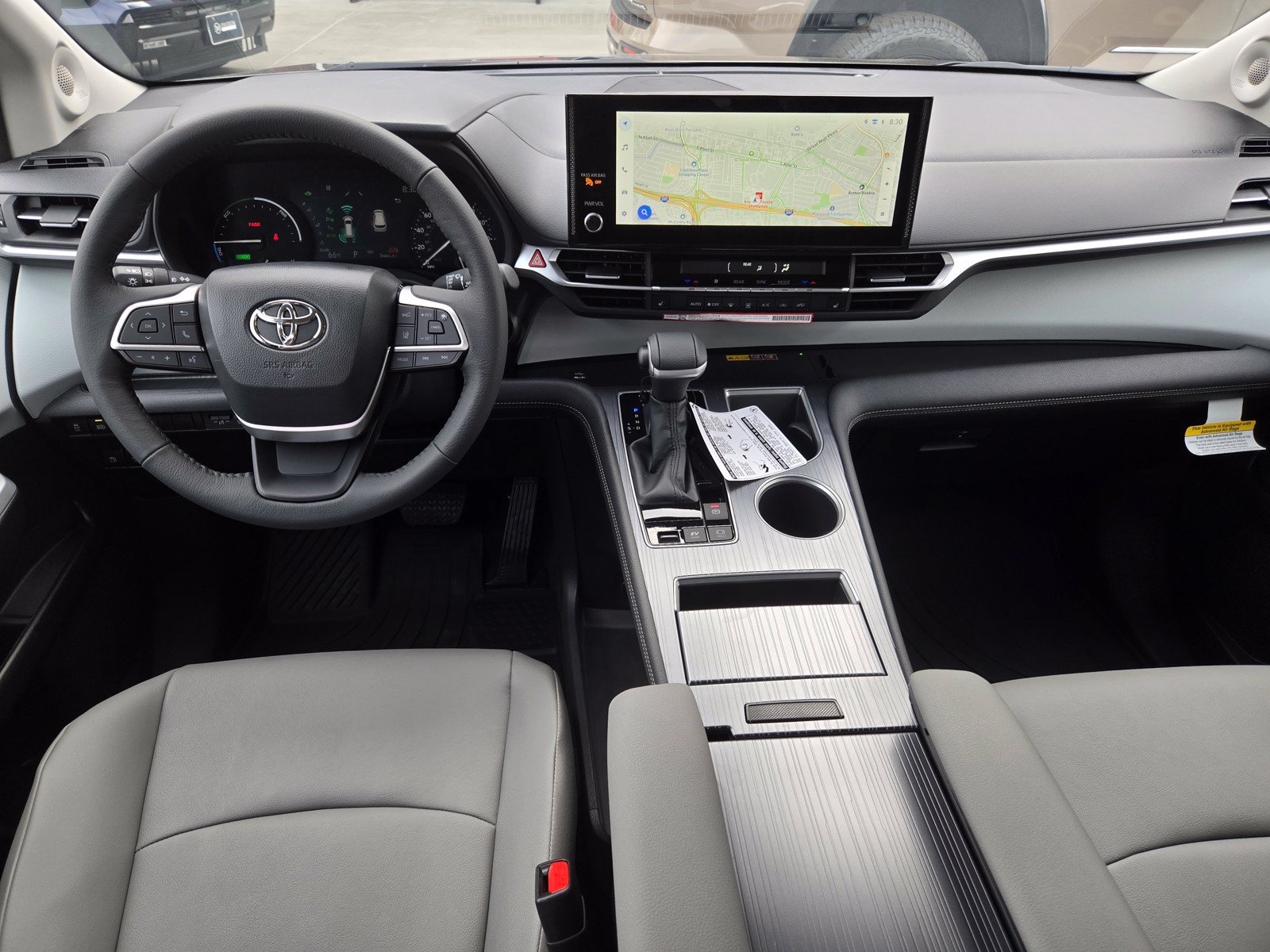 Used 2026 Toyota Sienna XLE FWD image 14