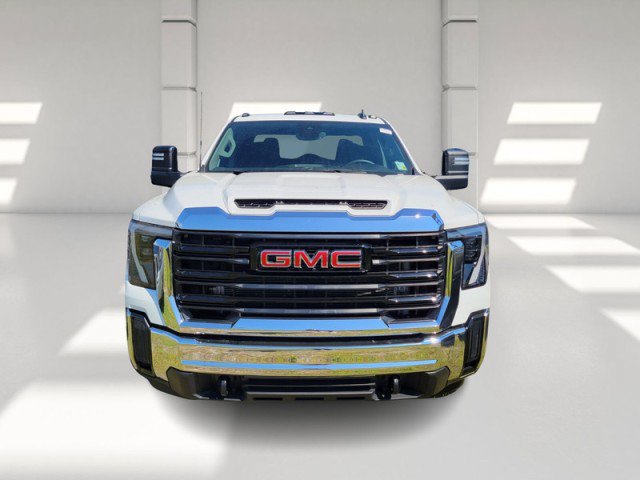 Used 2025 GMC Sierra 3500 Pro AWD/4WD image 3