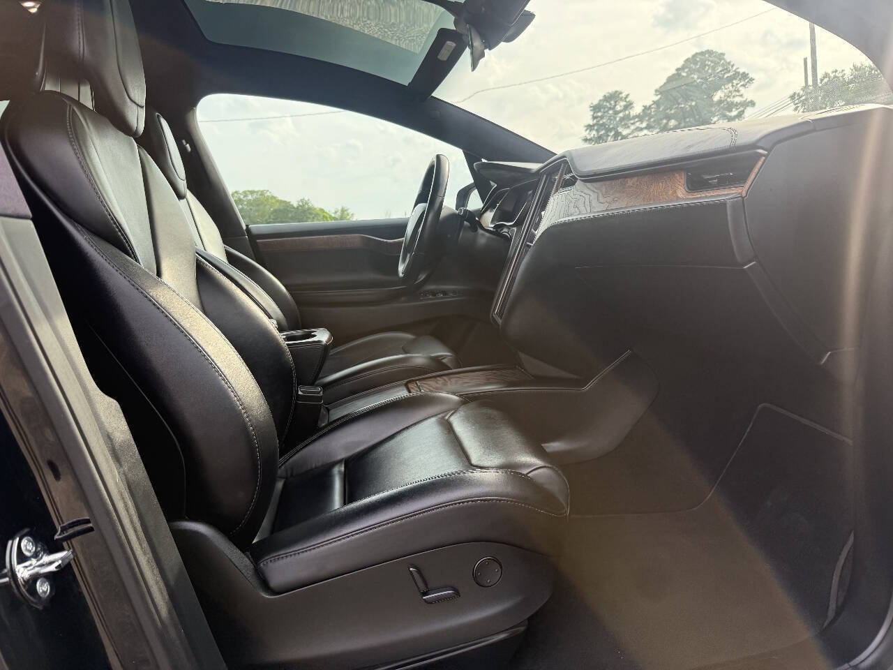 Used 2019 Tesla Model X Long Range AWD/4WD image 33