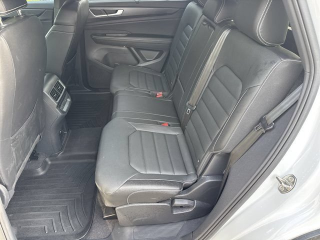 Used 2024 Volkswagen Atlas Cross Sport SEL R-Line AWD/4WD image 21