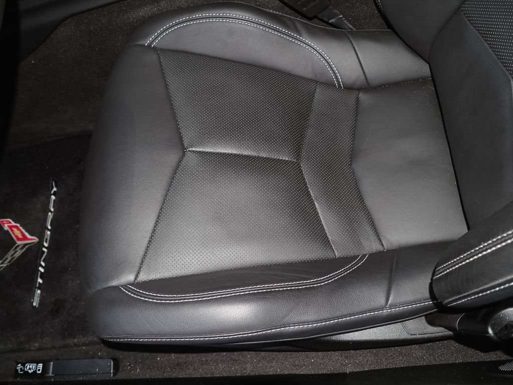 Certified 2023 Chevrolet Corvette Stingray Preferred Cpe w/ Engine Appearance Package image 23