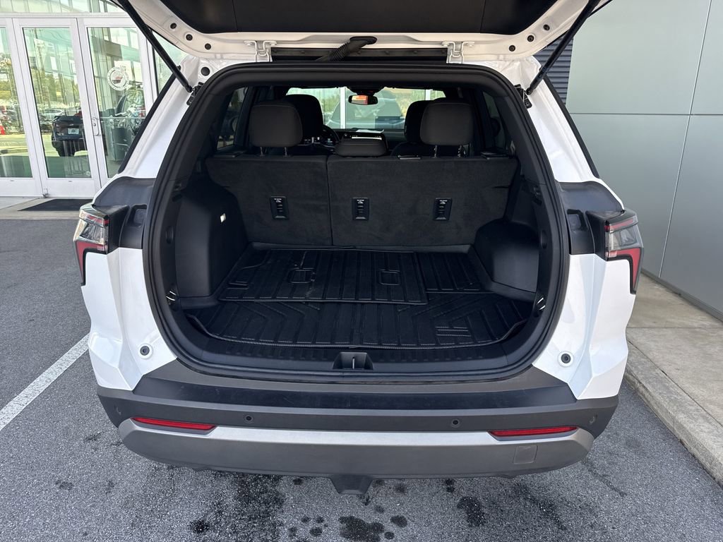 Used 2025 Chevrolet Equinox LT image 31