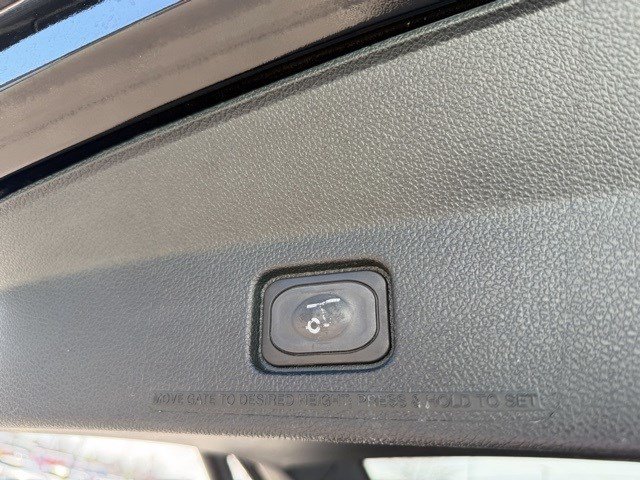 Used 2018 Ford Explorer XLT w/ Equipment Group 202A AWD/4WD image 20