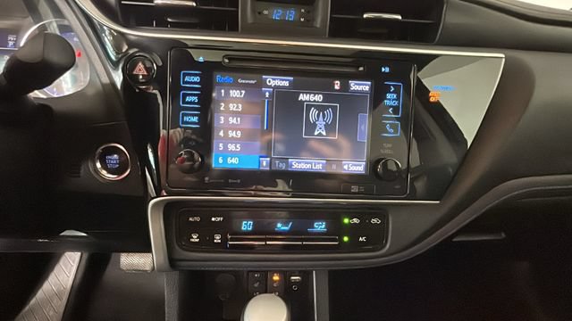 Used 2018 Toyota Corolla XSE FWD image 22
