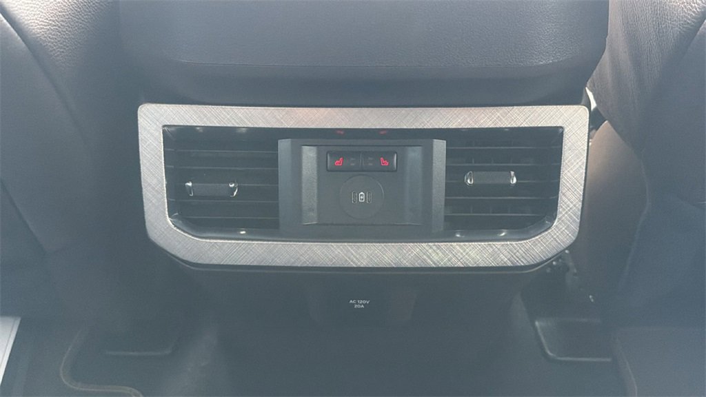 Used 2025 Ford F350 King Ranch w/ FX4 Off-Road Package image 36