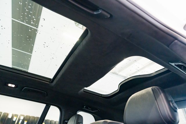 Used 2022 BMW X7 M50i w/ Cold Weather Package image 31