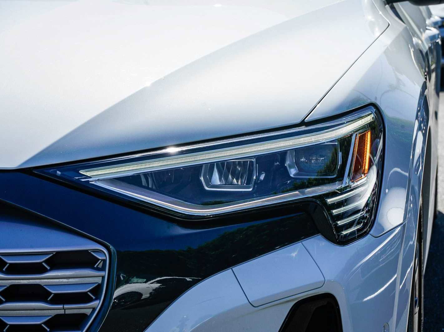 Used 2024 Audi Q8 e-tron Premium Plus w/ Premium Plus Package image 7