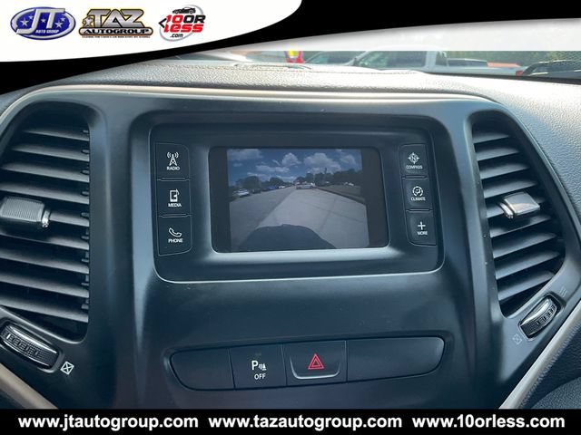 Used 2018 Jeep Cherokee Latitude FWD image 19