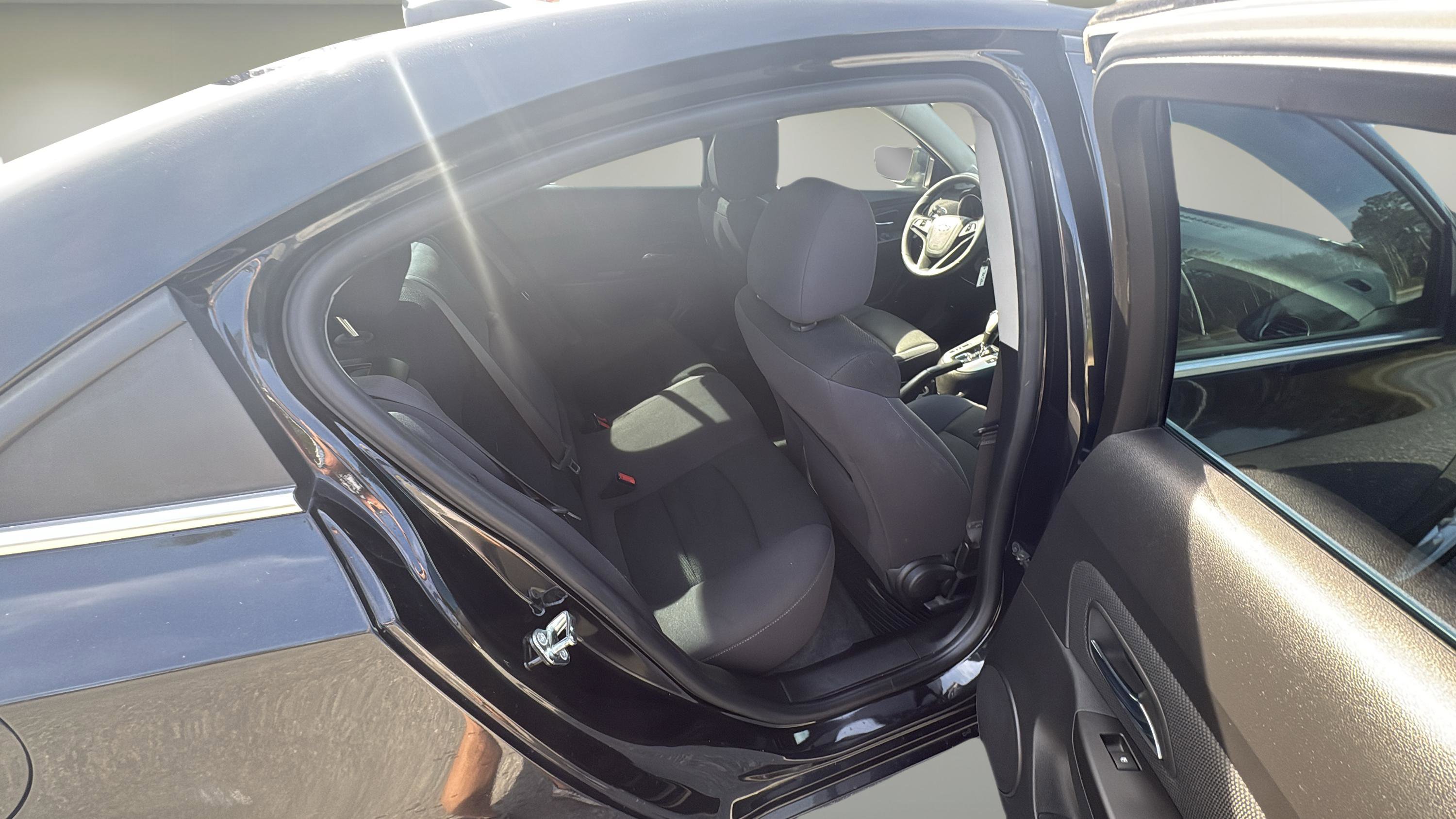 Used 2016 Chevrolet Cruze LT w/ Technology Package image 14