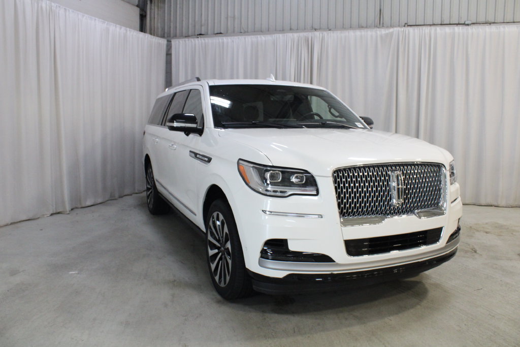 Used 2024 Lincoln Navigator L Reserve AWD/4WD image 38