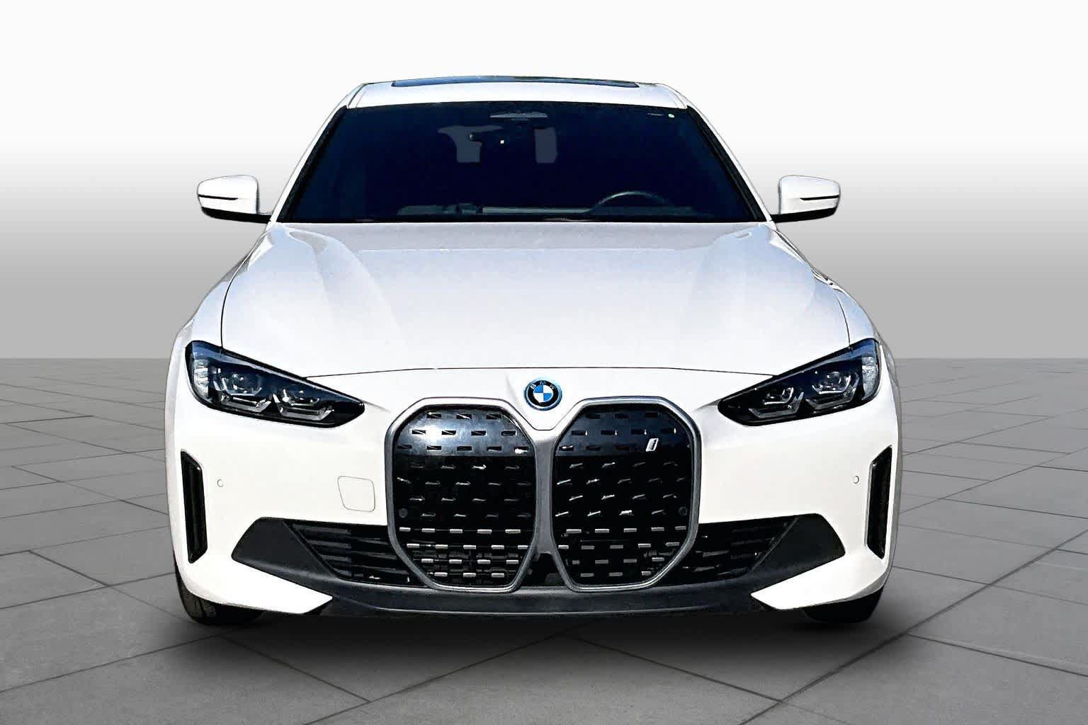 Used 2023 BMW i4 eDrive35 RWD image 3