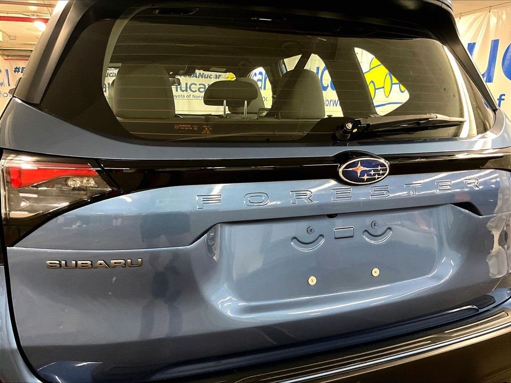 Used 2025 Subaru Forester AWD/4WD image 26
